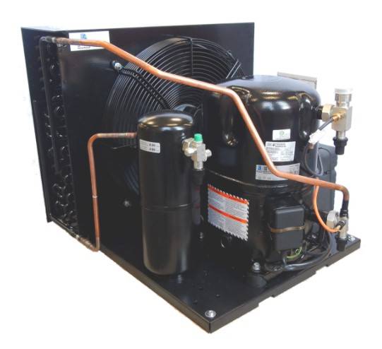 -20°C 25-30m3 ig mélyhűtőkamra komplett gépésze Lunite aggregáttal.